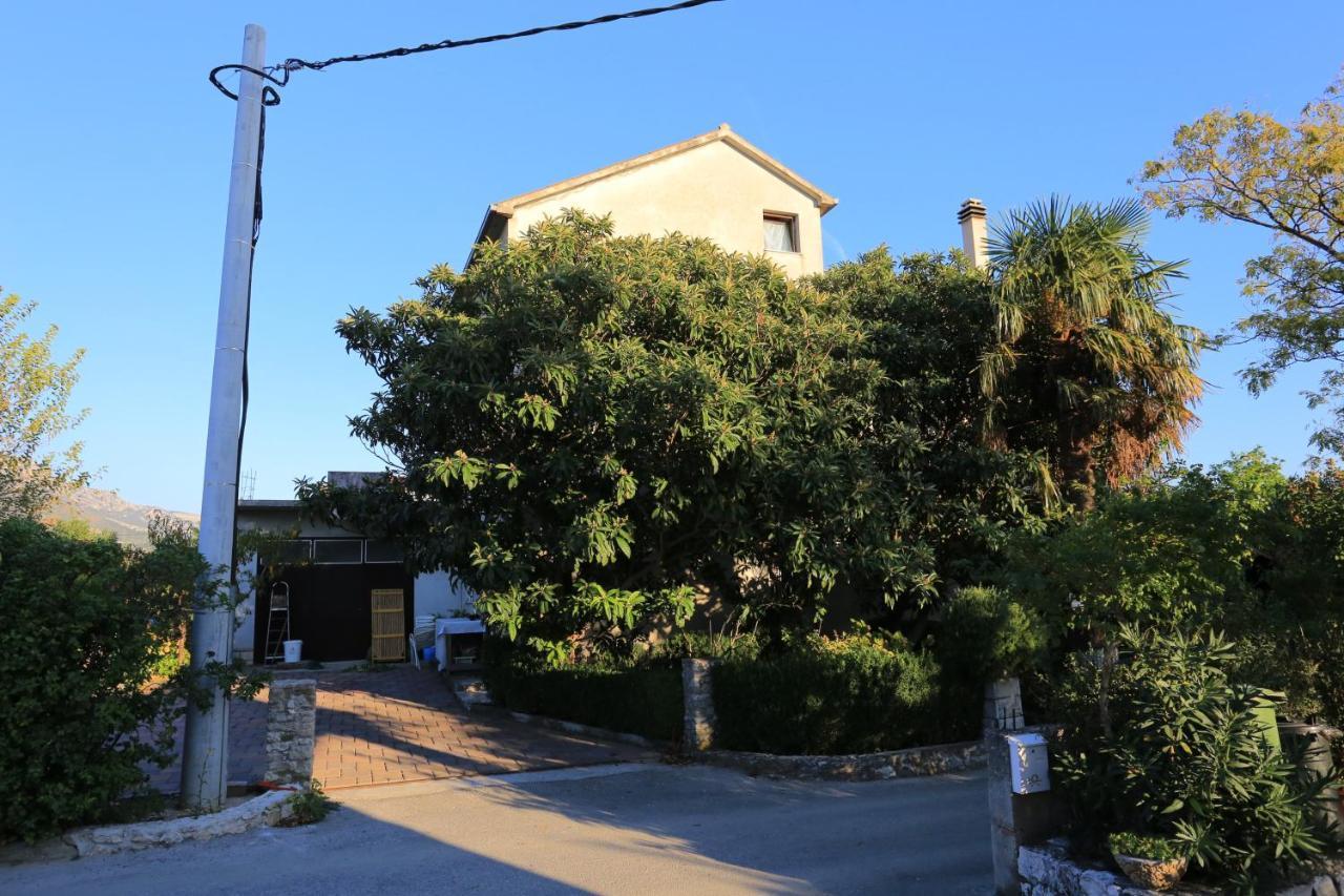 Apartments With A Parking Space Kastel Luksic, Kastela - 13734 Exterior photo